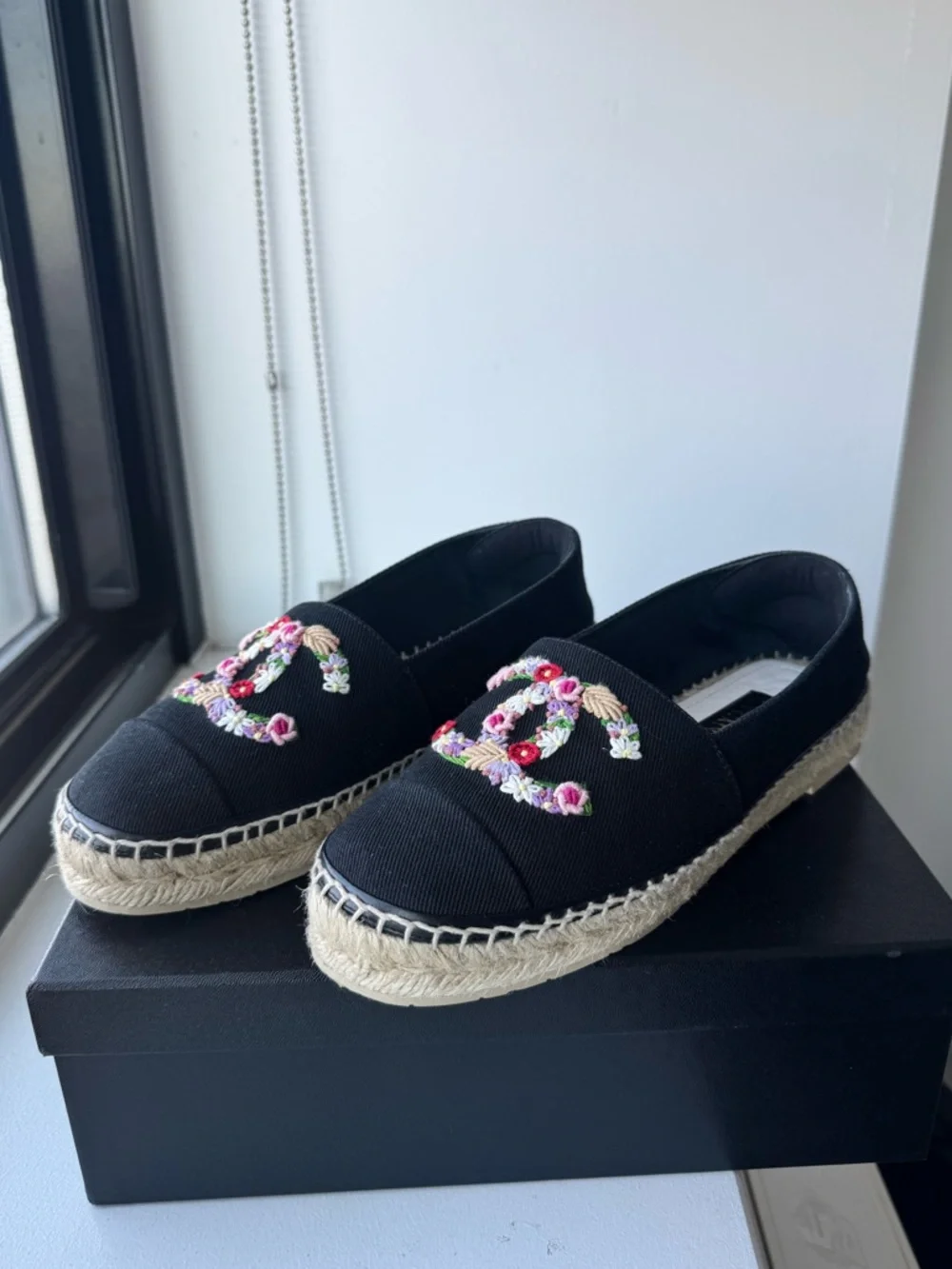 Chanel Black Espadrilles with Embroidered Floral CC - Picture 3 of 4